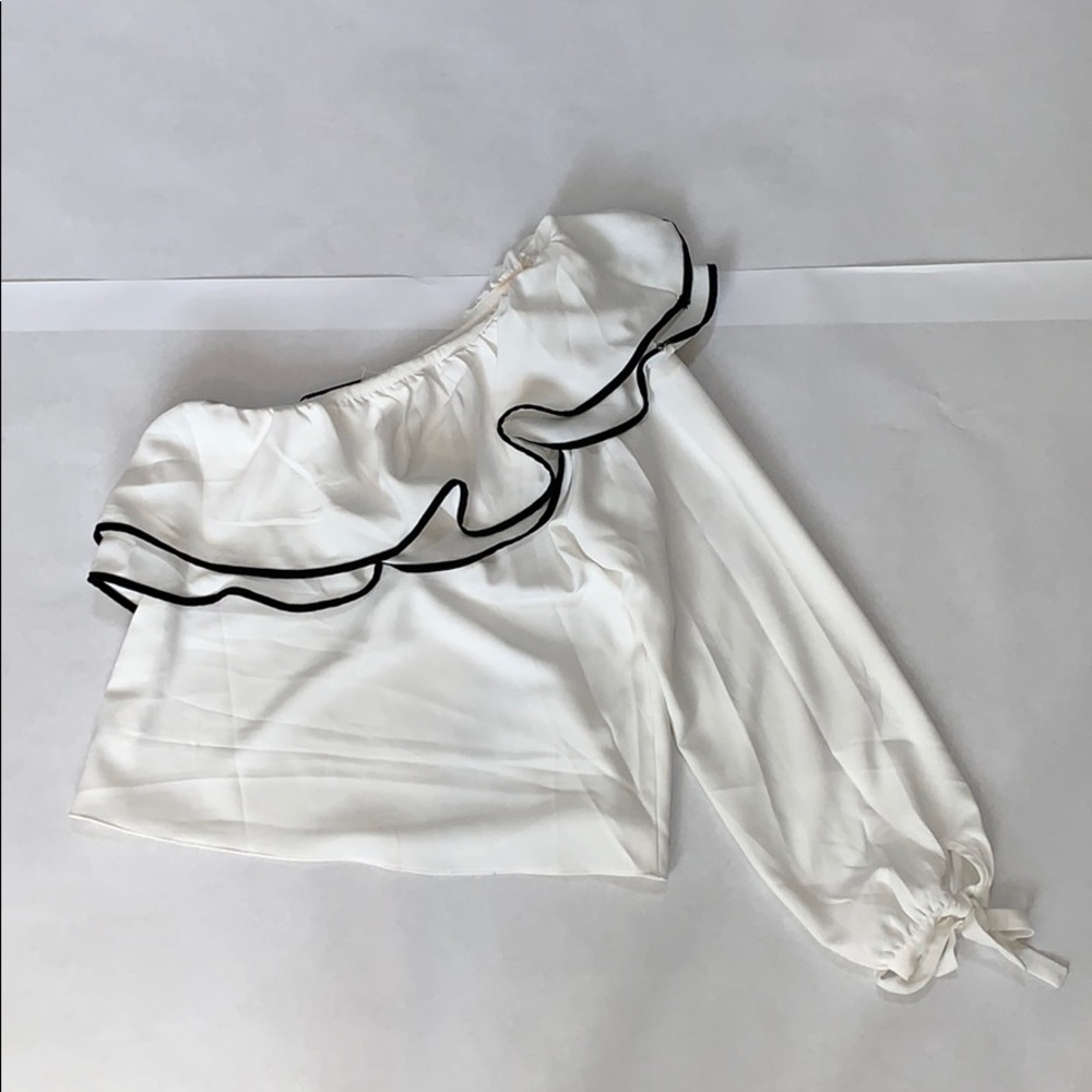 Do+Be • One Shoulder Ruffle Top - Picture 2 of 4